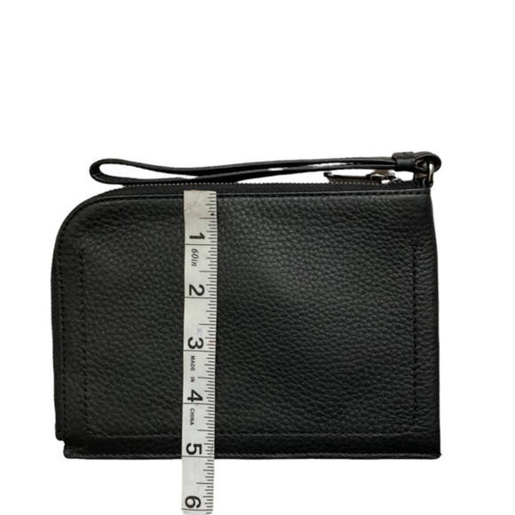 Cole haan black pebbled leather wristlet bag